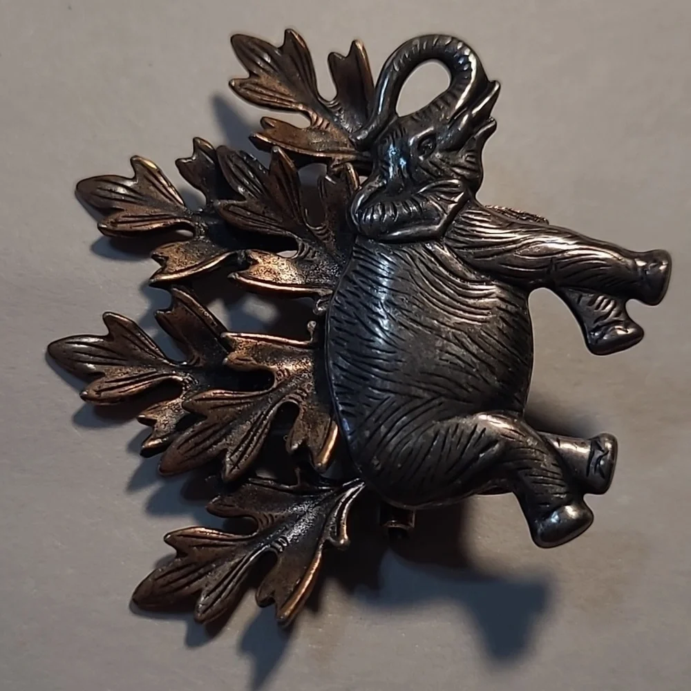 Elephant 🐘 Brooch